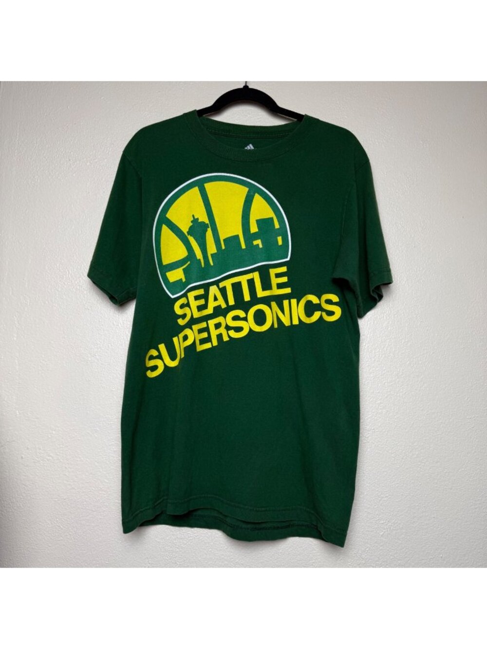 Retro Seattle Supersonics Big Logo Adidas NBA T-Shirt Size M